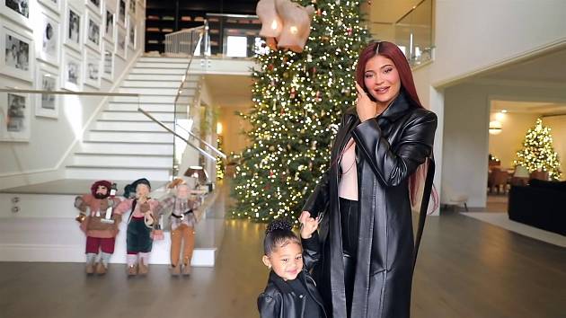 Kylie Jenner certainly doesn't skimp on Christmas decorations and treats.