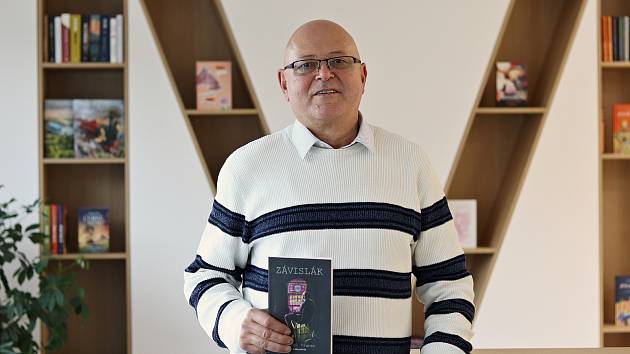 The autobiographical book Závislák is the harsh life story of Marcel Trunc, who gradually succumbed to two severe addictions – alcoholism and pathological gambling.