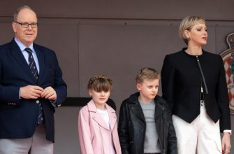 All in Louis Vuitton: Princess Charlene of Monaco went out in public with her family (photo)