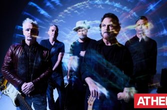 Pearl Jam: They released the album Dark Matter