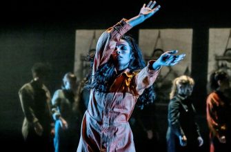 Review of â€œ77 messages to the futureâ€ on Dramaten
