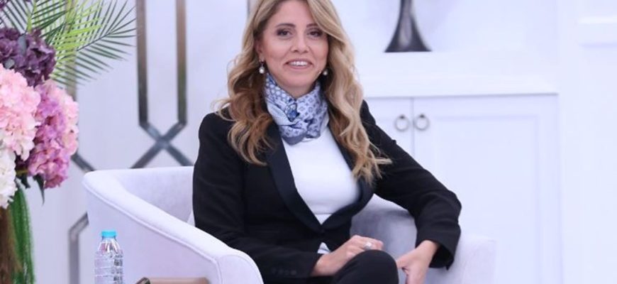 Who is Hülya Kuran, the lawyer of Esra Erol's program, and who is her husband?